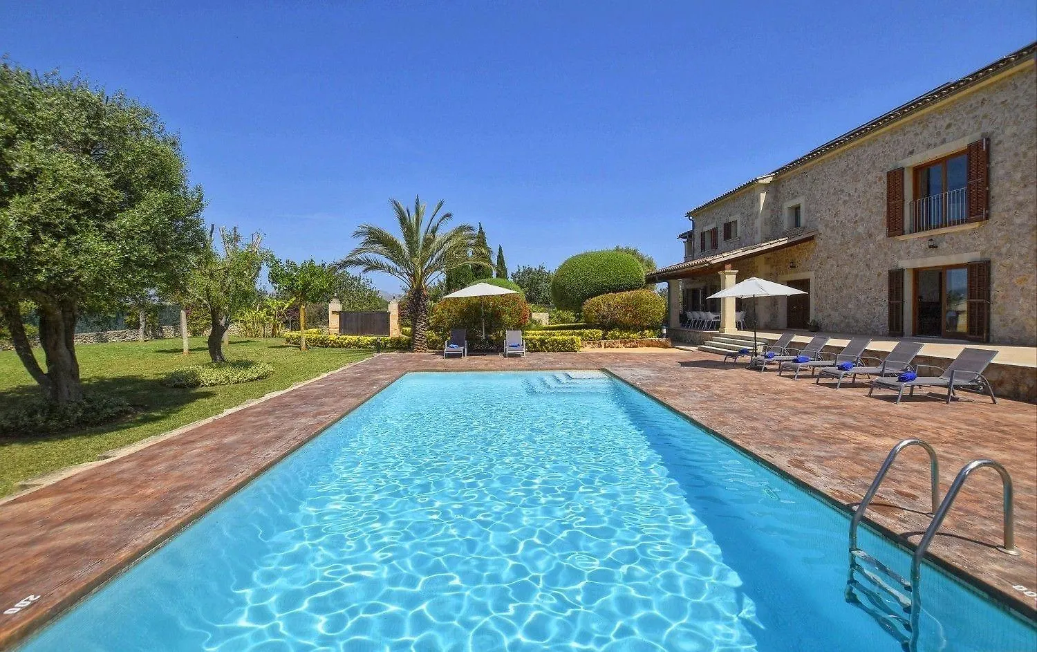 Atemberaubende Villa Mit Pool Und Panoramablick In Unmittelbarer Naehe Von Alcudia Und Dem Meer בית נופש