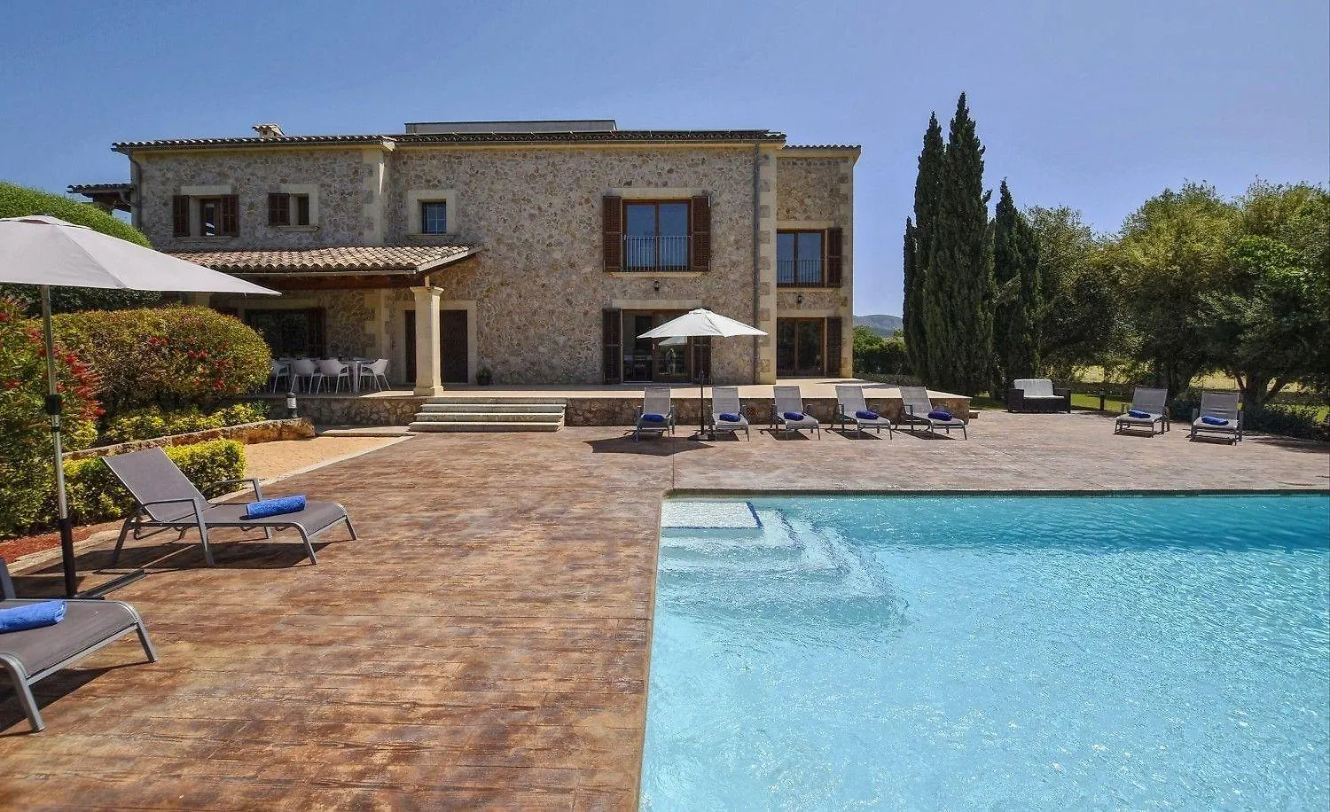 Atemberaubende Villa Mit Pool Und Panoramablick In Unmittelbarer Naehe Von Alcudia Und Dem Meer 度假居 阿尔库迪亚