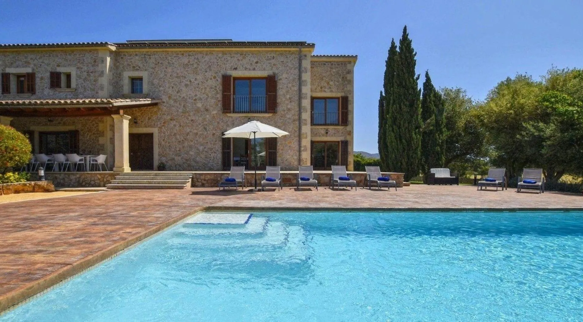 Atemberaubende Villa Mit Pool Und Panoramablick In Unmittelbarer Naehe Von Alcudia Und Dem Meer אלקודיה